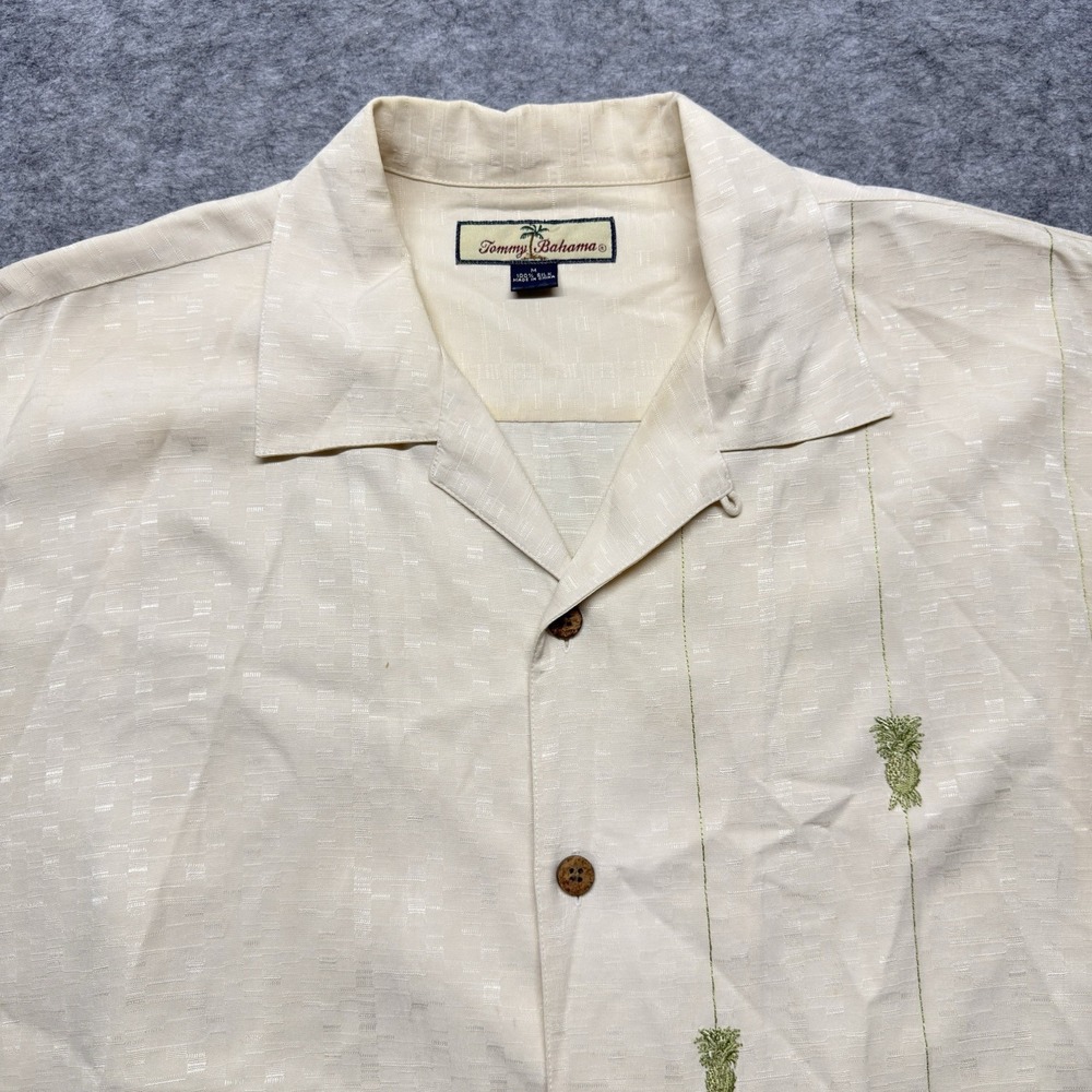 Tommy Bahama Shirt Men M Embroidered Pineapple Silk Beige Textured Relax Fit - Picture 2 of 8